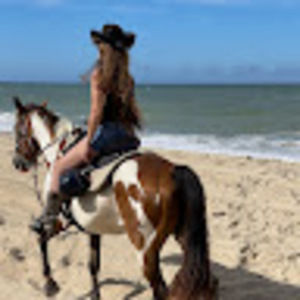 Meet your Posher, Alyssa